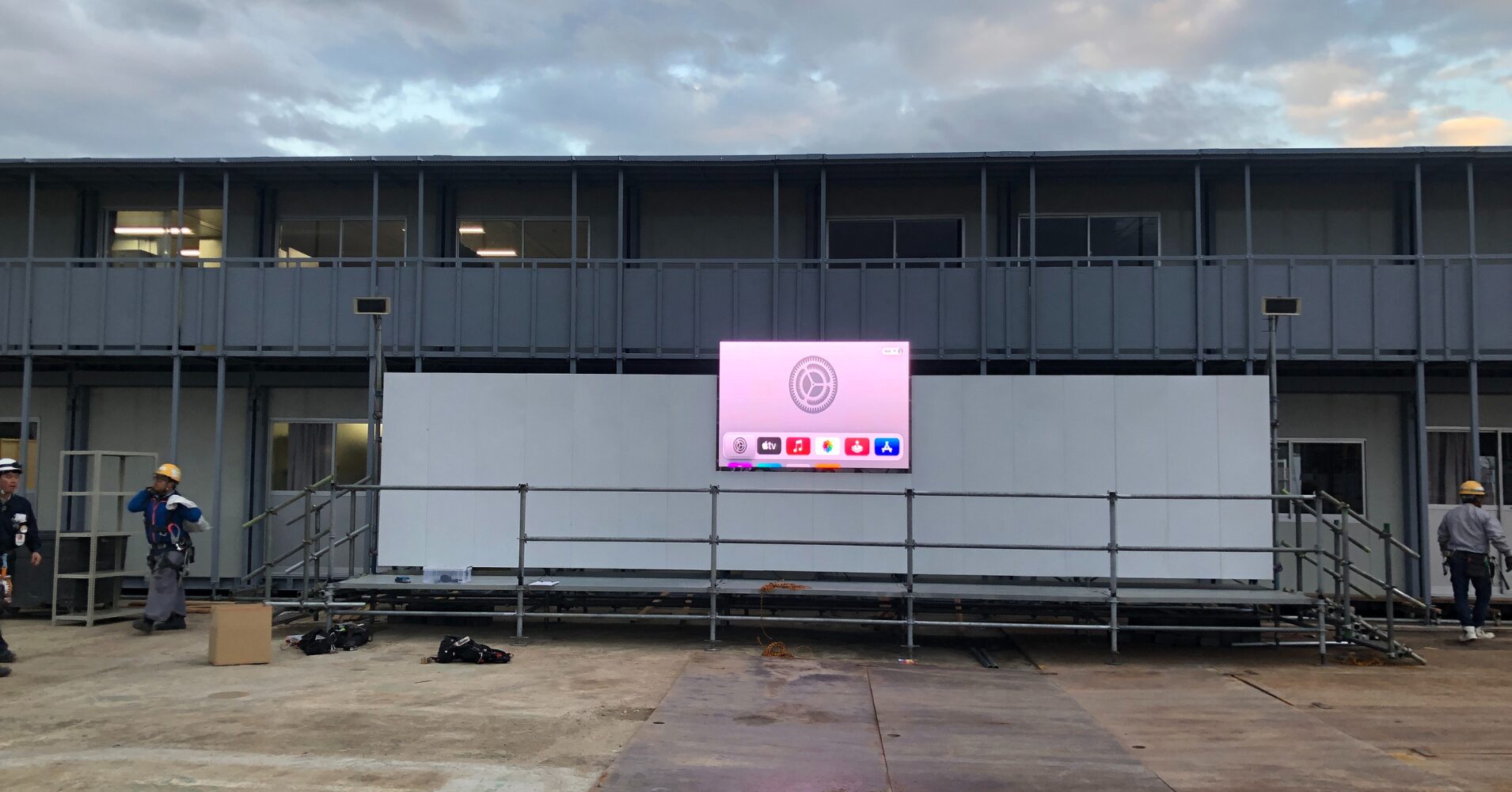 新工場建設現場の情報共有を効率化するLEDビジョン(大阪府枚方市:鹿島建設様)